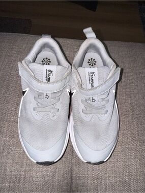 Nike Kids White and Light Gray Athletic Sneakers with Hook-and-Loop Strap